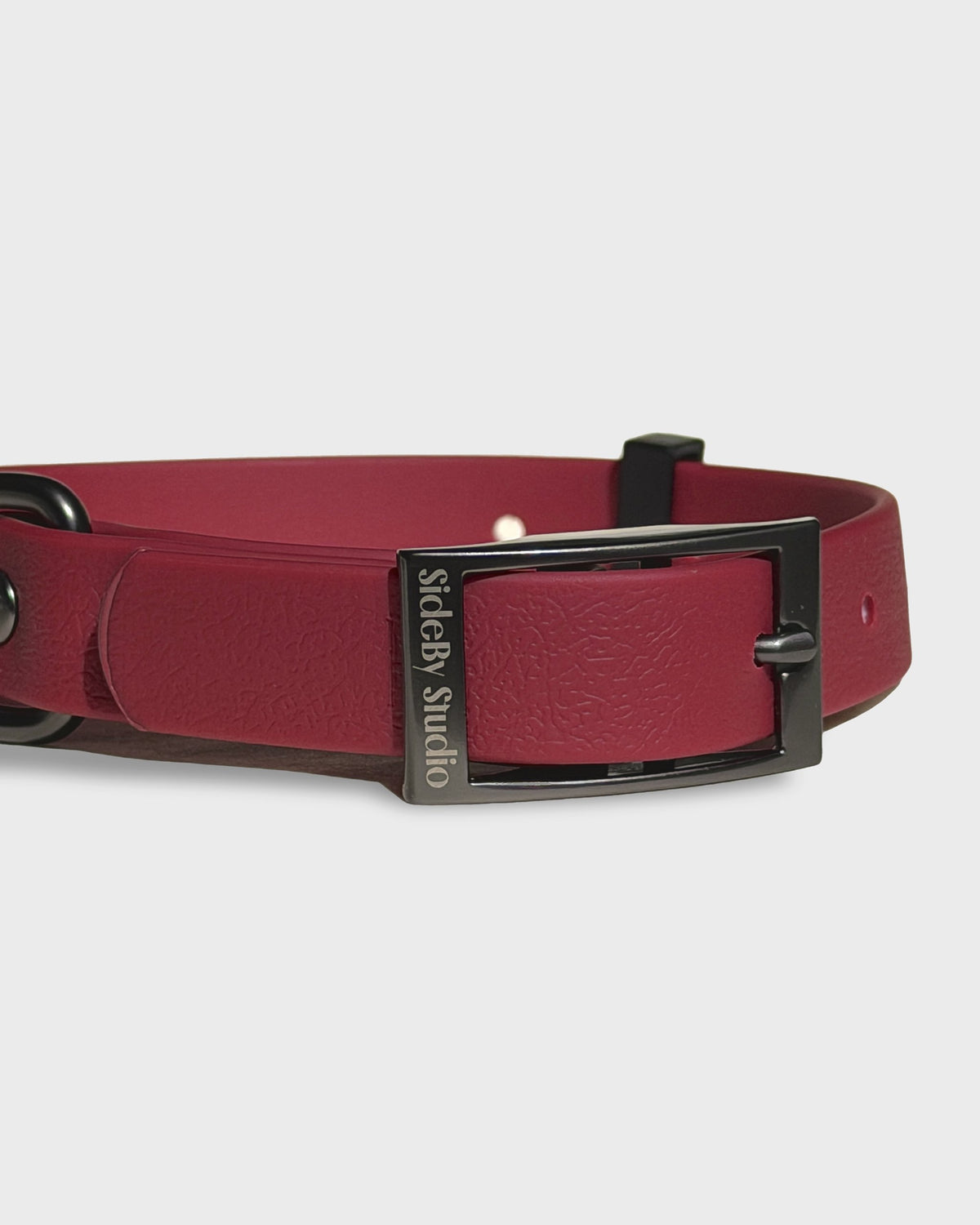 The Line · Rouge - Waterproof Adjustable Dog Collar