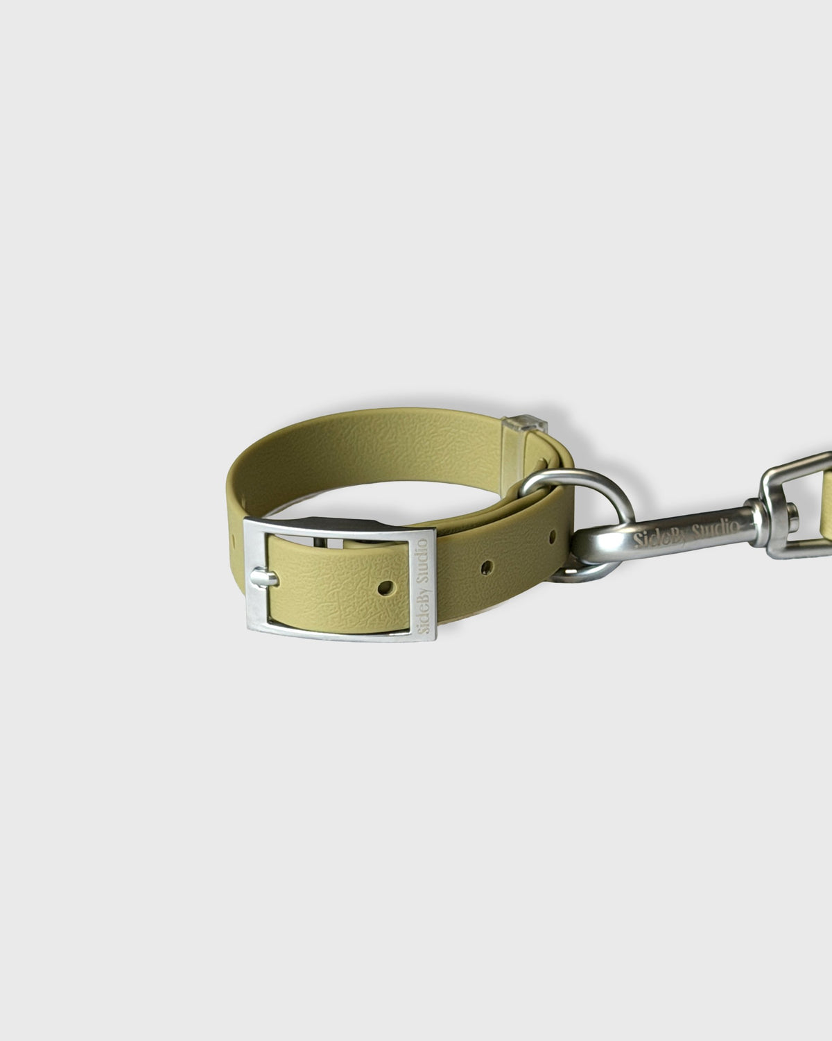The Daily Range · Moss - Waterproof Dual-Control Leash & Collar Set